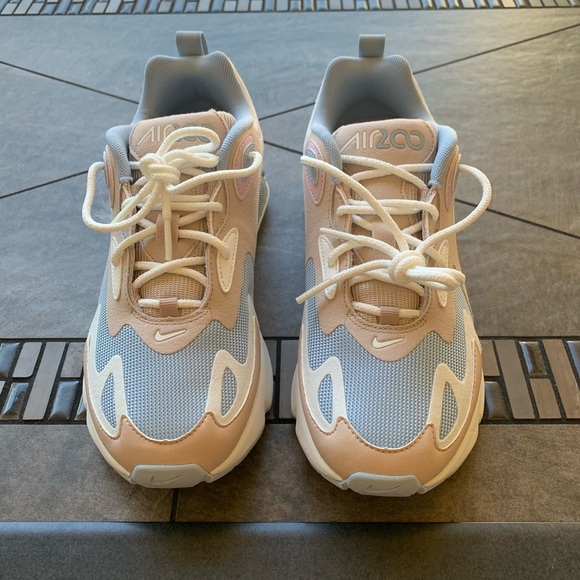 nike air max 200  • BRAND NEW • NEVER WORN - Picture 10 of 16